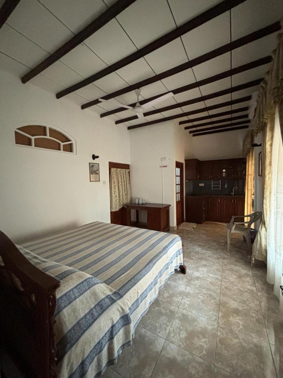 Village Inn Resort Negombo Bilik gambar